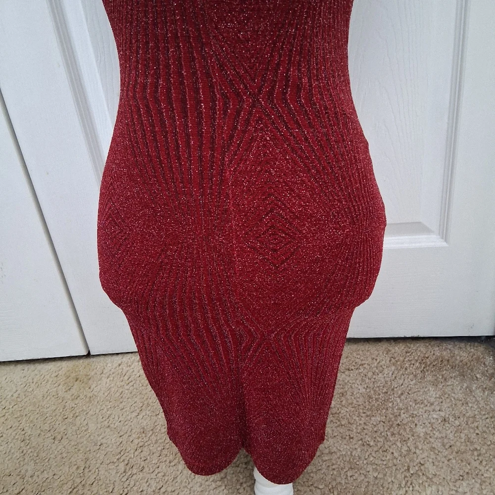 Grayson Elegant Maroon Sleeveless Sparkle  Dress    Size M